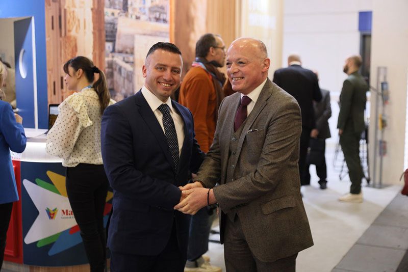 Ministerpräsident Clayton Bartolo und Maltas Botschafter  auf der ITB 2023