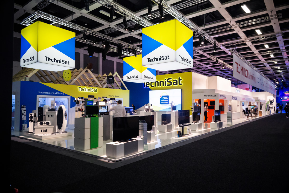 Messestandfotografie des TechniSat Standes auf der IFA 2018.